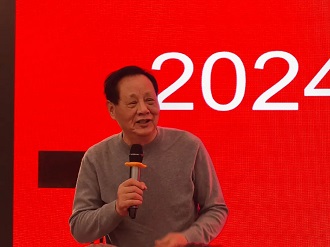 7中心主任沈光年总结致辞.jpg